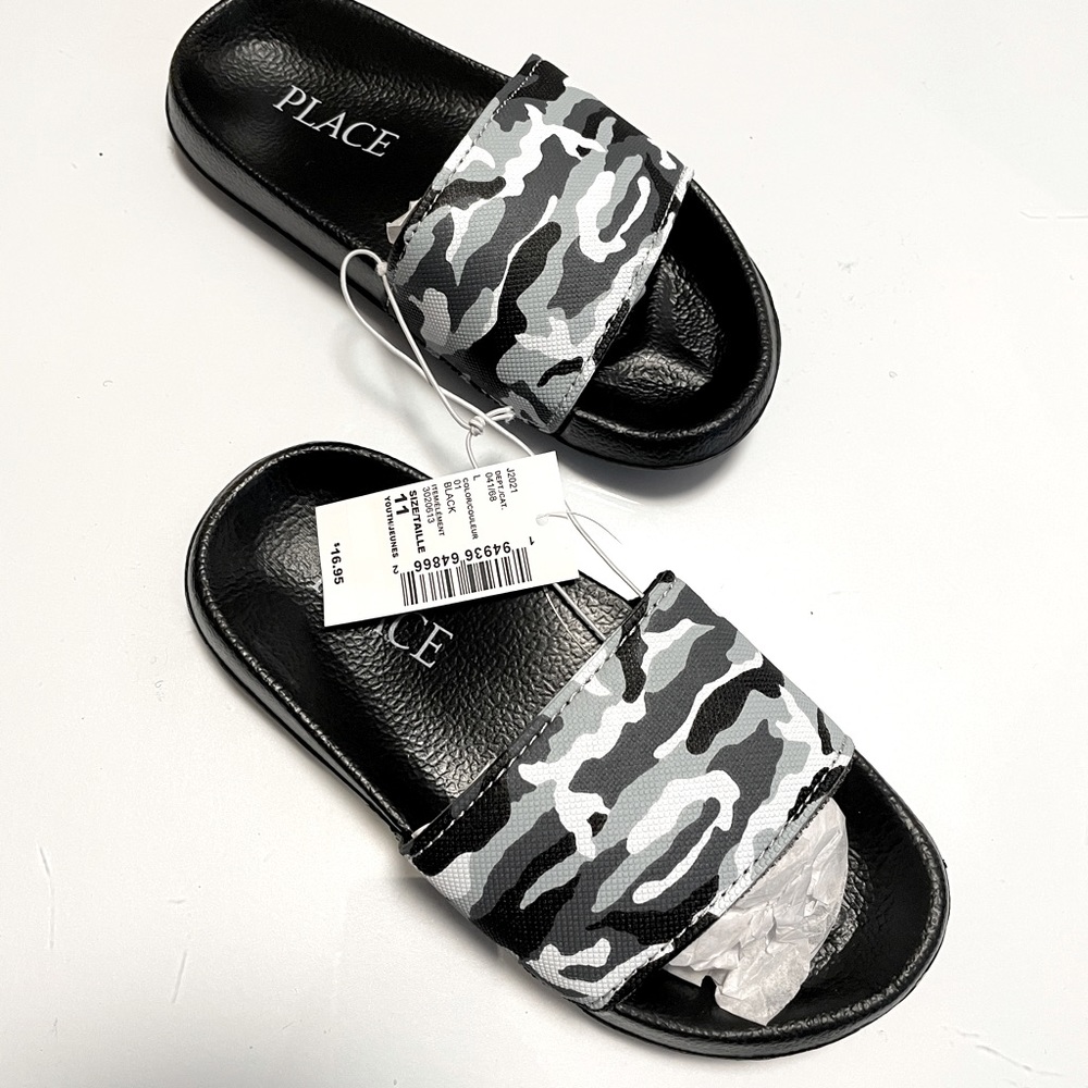 Children”s Place kids slipper